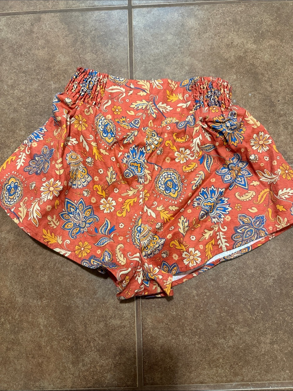 SHEIN Coral Red Paisley Print Elastic Waist Athletic Shorts